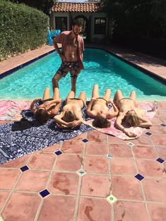 Украденные фото с голой Дакотой Джонсон фото #9