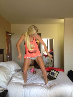 Украденные фото Кейлин Кайл с телефона