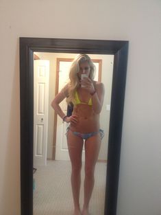 Украденные фото Кейлин Кайл с телефона