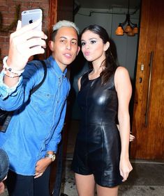 Селена Гомес без лифчика на Fashion Show в Нью-Йорке фото #20