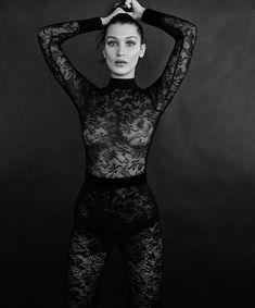 Белла Хадид засветила свои сочные соски в испанском журнале S Moda фото #3