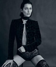 Белла Хадид засветила свои сочные соски в испанском журнале S Moda фото #4