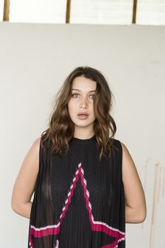 Белла Хадид засветила сосочки для журнала Wonderland фото #1