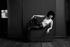 Белла Хадид немного обнажилась для журнала 032c фото #12