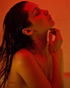 Торчащие соски Беллы Хадид в Visionaire фото #6