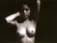 Голая киска Мадонны в откровенной фотосессии фото #14