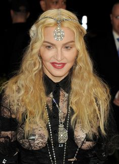 Прозрачное платье Мадонны на Givenchy At Met Gala фото #1