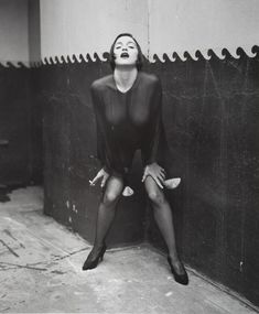 Через прозрачную блузку Мадонны видно голую грудь фото #3