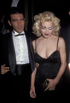 Мадонна в платье с открытым декольте на Tribute to Andrew Lloyd Weber фото #6