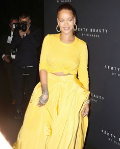 Рианна без лифчика на вечеринке Fenty Beauty фото #12