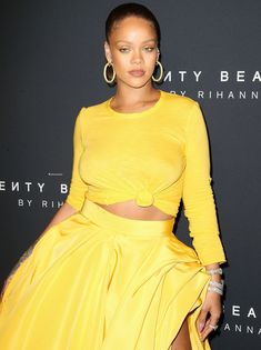 Рианна без лифчика на вечеринке Fenty Beauty фото #17