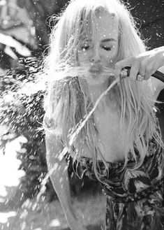 Сексуальная Николь Кидман взмокла на страницах журнала Stellar фото #6