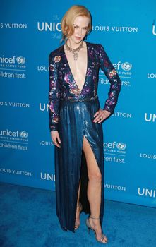 Николь Кидман в сексуальном платье с глубоким вырезом на 6th Biennial UNICEF Ball
