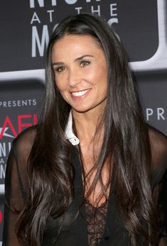 Взбудораженные соски Деми Мур сквозь прозрачную блузку на AFI Night