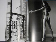 Раздетая Деми Мур в книге Let me in фото #1