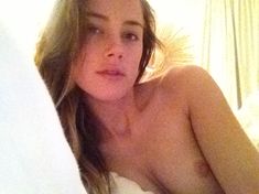 Обнажённая Эмбер Хёрд на украденных хакерами фото фото #45