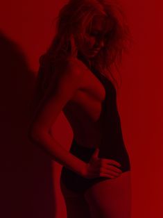 Сексуальная Эмбер Хёрд в откровенных нарядах на фото от Don Flood фото #3