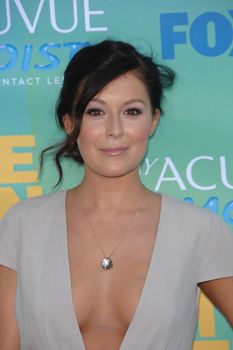 Глубокое декольте Алексы Веги на Teen Choice Awards фото #3