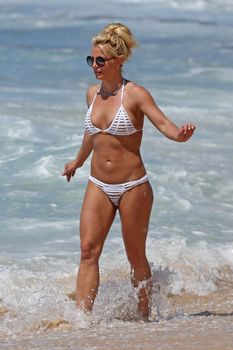 Сексапильная Бритни Спирс в красивом бикини на Гавайях