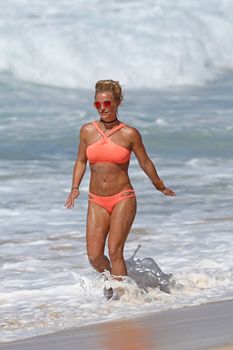 Шикарное тело Бритни Спирс в бикини на Гавайях фото #2