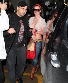 Упругая грудь Бритни Спирс в абсолютно прозрачной блузке