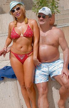 Грудастая Маша Распутина в бикини фото #1