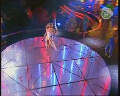 Крупные соски Веры Брежневой засветились в прозрачном платье на сцене фото #16