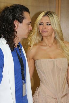 Сексуальная Вера Брежнева в прозрачном наряде засветила грудь фото #1