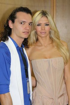 Сексуальная Вера Брежнева в прозрачном наряде засветила грудь фото #2