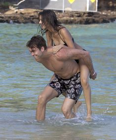 Сексуальная Виктория Джастис в купальнике на Гавайях фото #17