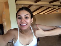 Украденные фото Виктория Джастис с голыми сиськами фото #14