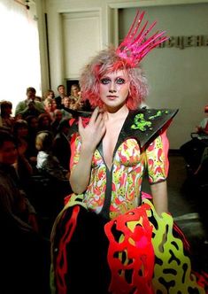 Певица Натали украсила голую грудь бодиартом фото #5