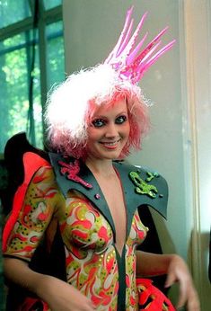 Певица Натали украсила голую грудь бодиартом фото #9