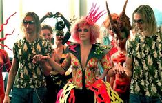 Певица Натали украсила голую грудь бодиартом фото #10