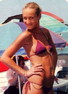 Молодая Ольга Бузова в бикини фото #1