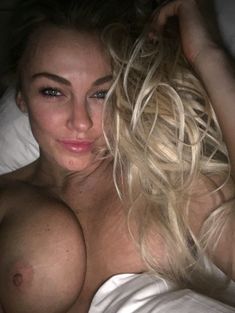 Украденные фото голой Эмбер Николь Миллер фото #70