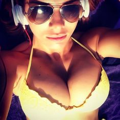 Селфи пышногрудой Анны Седоковой из Instagram фото #20