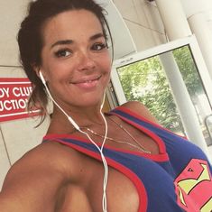 Сексуальная Карина Зверева на горячих селфи фото #1