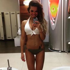 Сексуальная Карина Зверева на горячих селфи фото #10