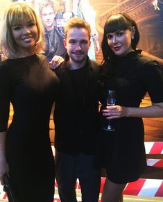 Крупные соски Карины Зверевой торчат сквозь платье фото #3