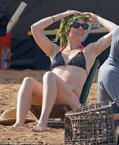 Красотка Эванджелин Лилли в бикини на Гавайях