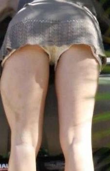 Горячая Эванджелин Лилли засветила трусики под нарядом фото #3