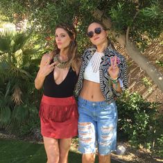 Открытое декольте Эшли Грин на фото из Instagram фото #1