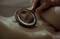 Абсолютно голая Александра Флоринская в фильме «Memorabilia. Собрания памятных вещей» фото #8