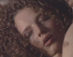 Людмила Курепова засветила голую грудь в сериале «Агент национальной безопасности» фото #2