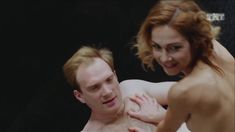 Голая попа Евгении Брик в сериале «Адаптация» фото #5