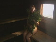 Мария Буравлева оголила грудь и попу в сериале «Аннушка» фото #5