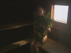 Мария Буравлева оголила грудь и попу в сериале «Аннушка» фото #6