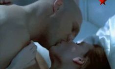 Любовь Толкалина показала грудь в фильме «Антикиллер 2: Антитеррор» фото #6