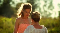 Сексуальная Анна Шерлинг в прозрачном наряде в сериале «Бабий бунт, или Война в Новоселково» фото #9